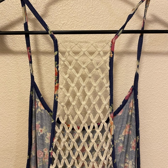 Tropical/floral tank top - Picture 5 of 5